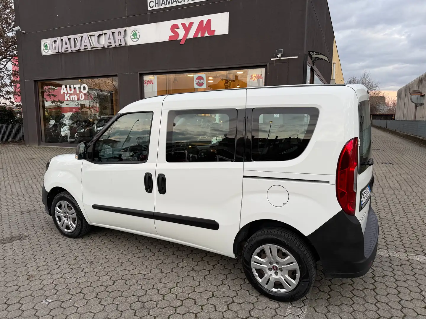 Fiat Doblo Doblo 1.3mjt 16v Easy 95cv my18 Alb - 2