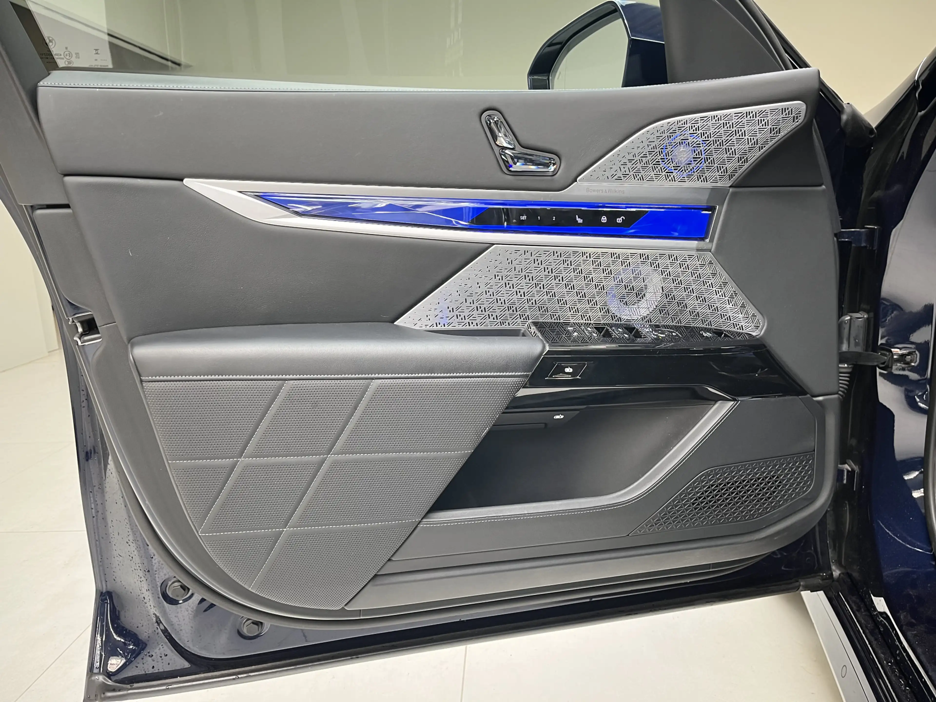 BMW i7 xDrive60 106 kWh | M Sport Pro | El. deuren | Pano — photo 8
