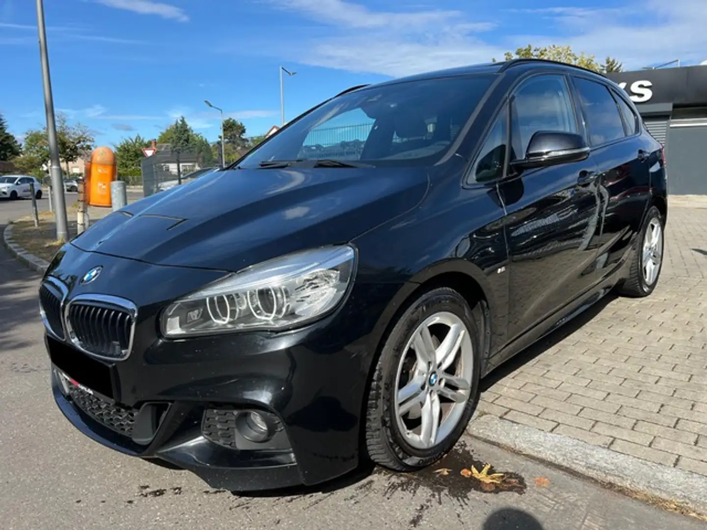BMW 220 d Active Tourer xDrive M-Sport*PANO*LED*NAVI*SHZ*P Schwarz - 2