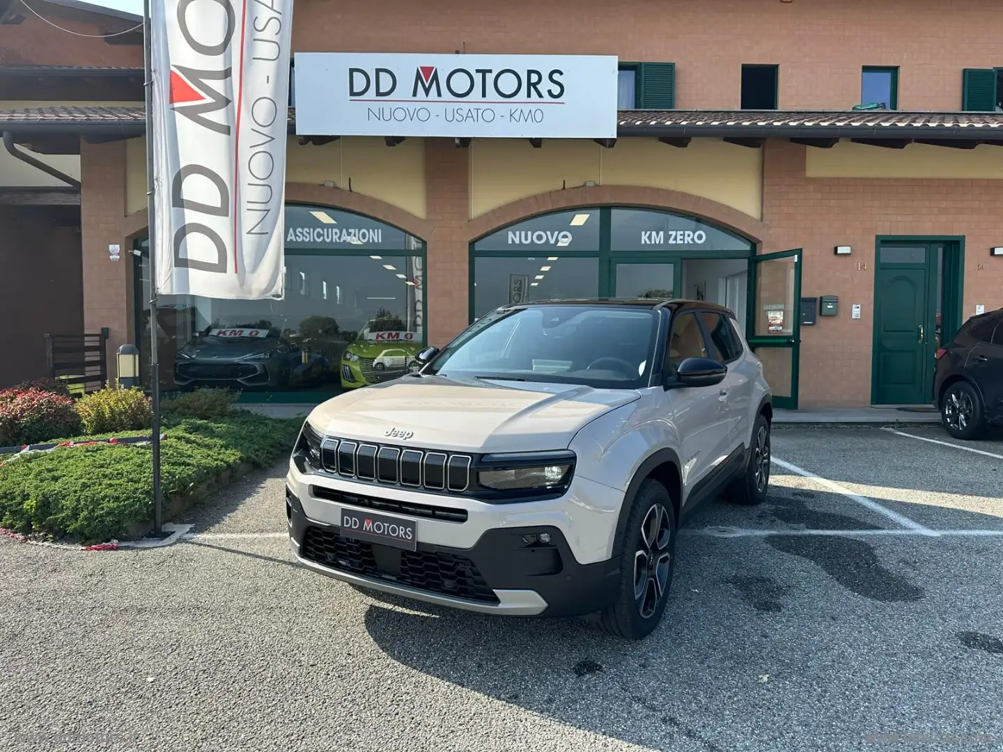 Jeep Avenger 1.2 Turbo 110CV MHEV Summit CAMBIO AUTOMATICO Beige - 1