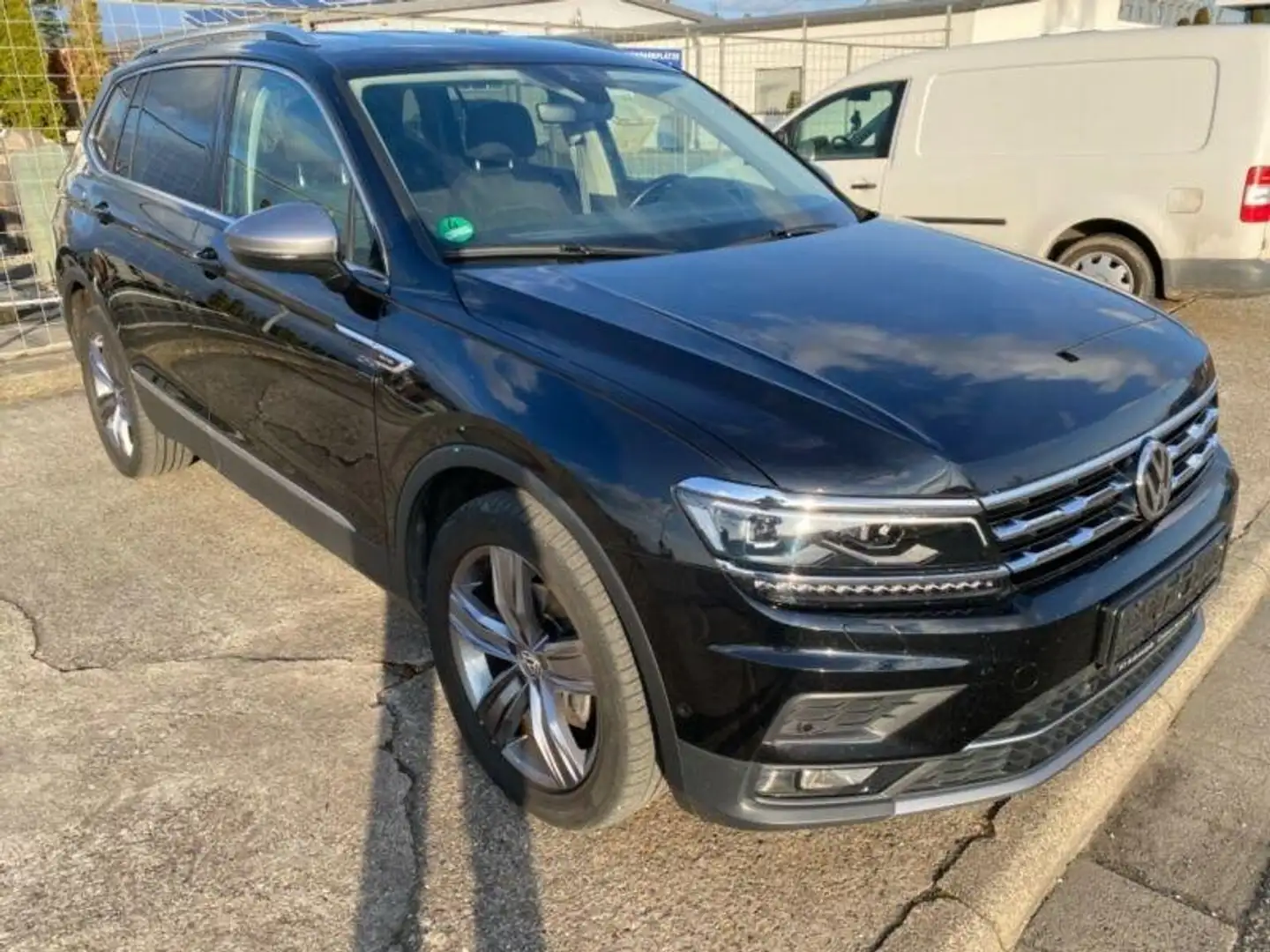 Volkswagen Tiguan Allspace 2.0 TDI 4Motion DSG Highline AHK Schwarz - 1
