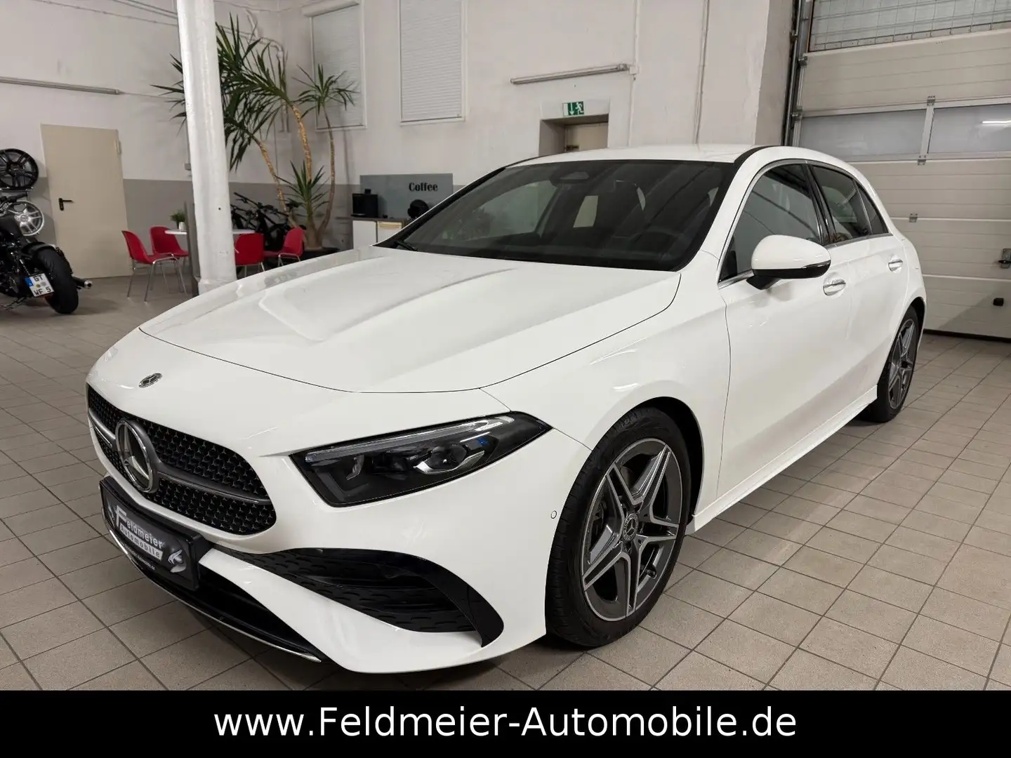 Mercedes-Benz A 200 AMG*DISTRONIC*Totwinkel*Multibeam*Kamera* Weiß - 1