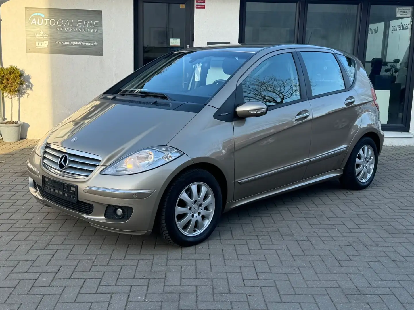 Mercedes-Benz A 180 CDI°Klima°Elegance°Automatik°PDC°SHZ° Beige - 1