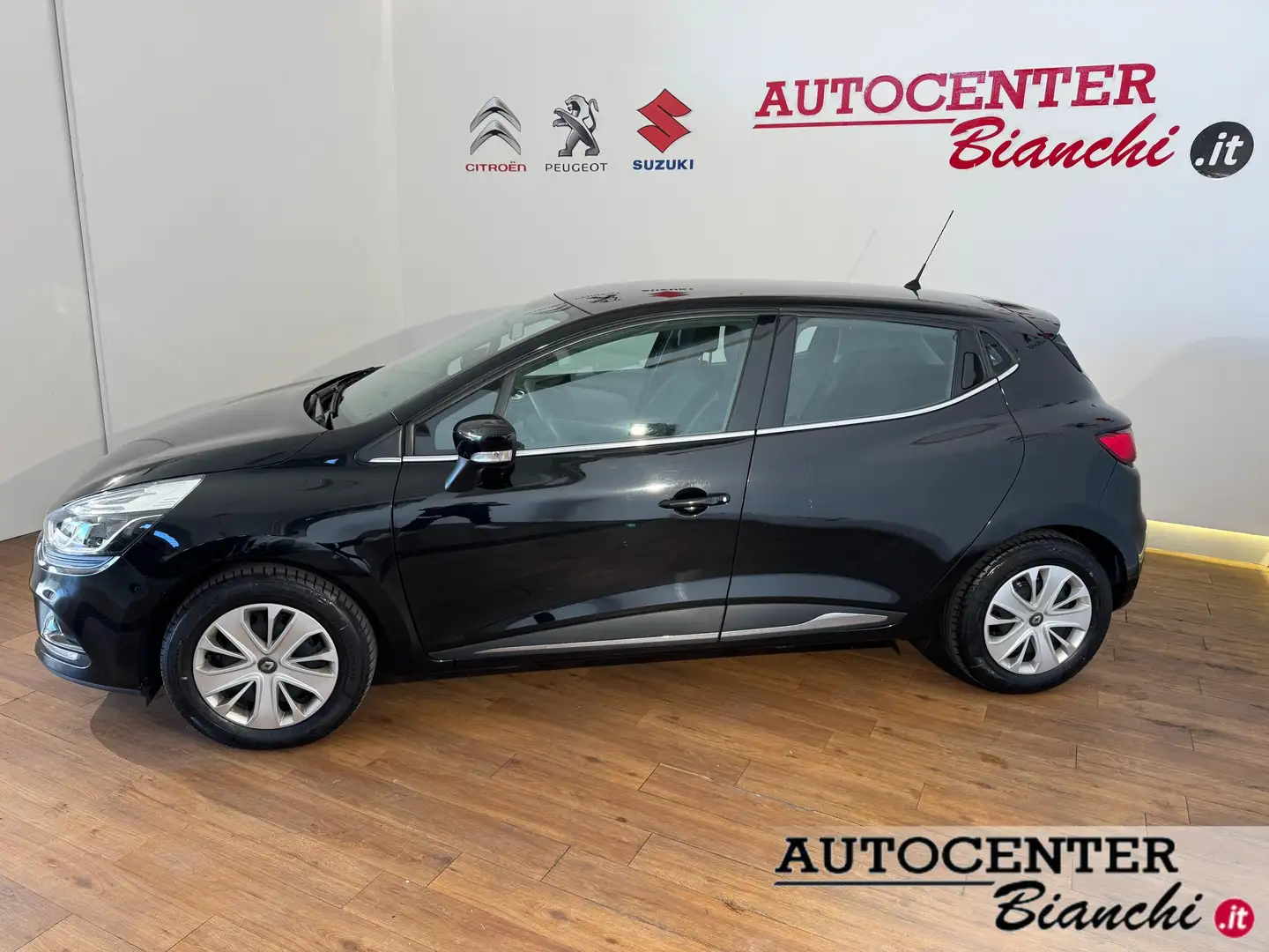 Renault Clio Clio 1.5 dci energy Zen 75cv Zwart - 2