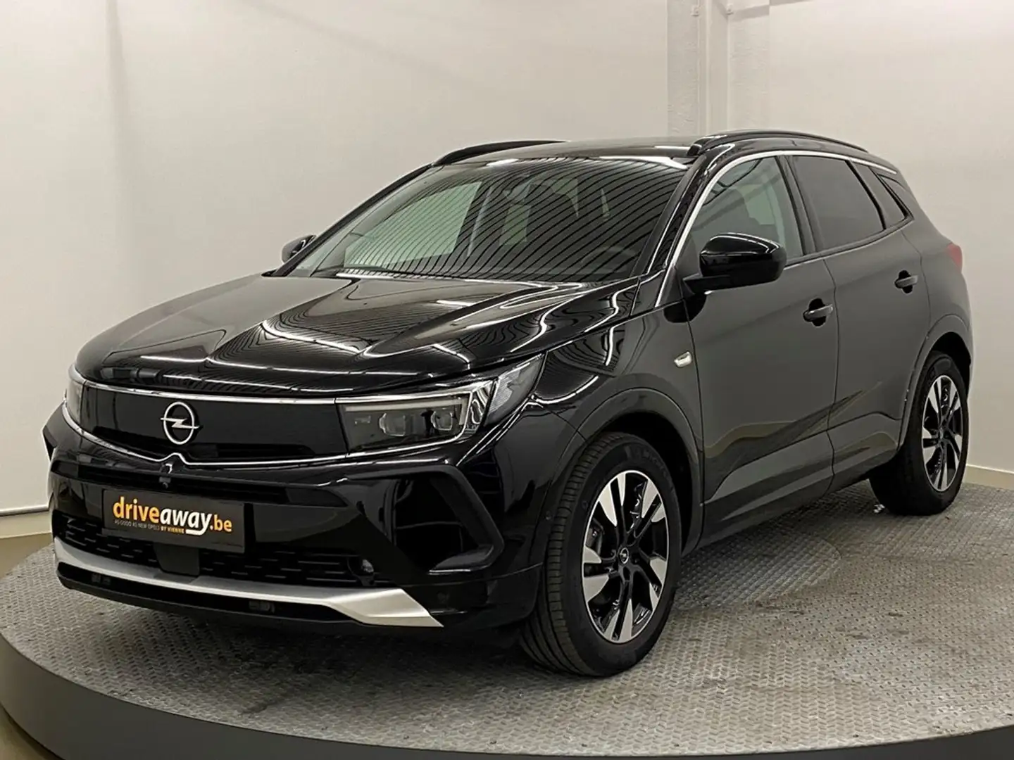 Opel Grandland met verwarmde voorruit, zetels en stuur en 360° ca Noir - 1