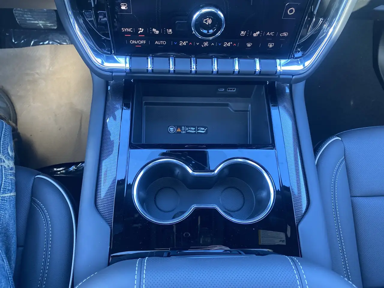 GMC Yukon снимка GMC Yukon