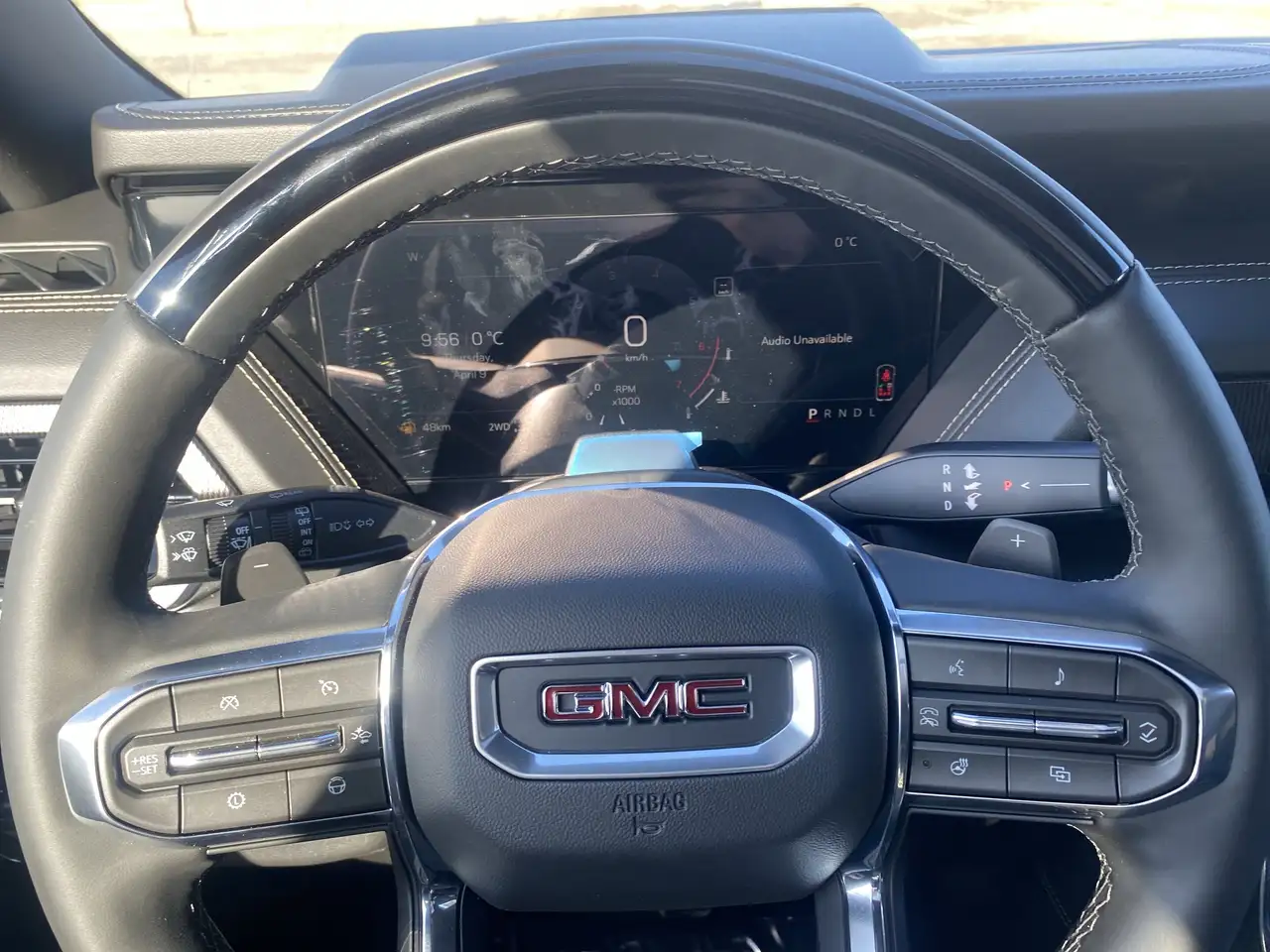 GMC Yukon снимка GMC Yukon