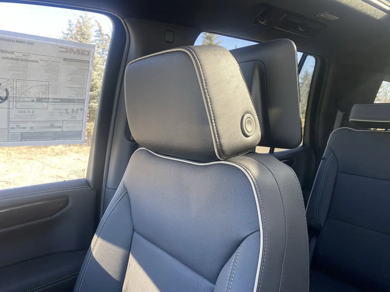 GMC Yukon снимка GMC Yukon