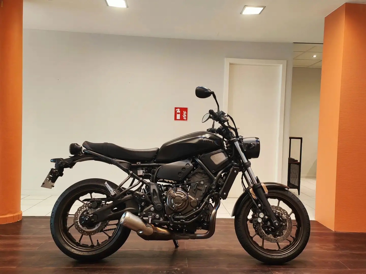 Yamaha XSR 700 Fekete - 1