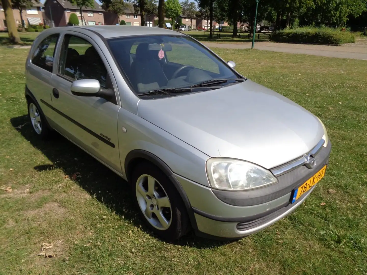 Opel Corsa 18-6-2026  a p k Grijs - 2