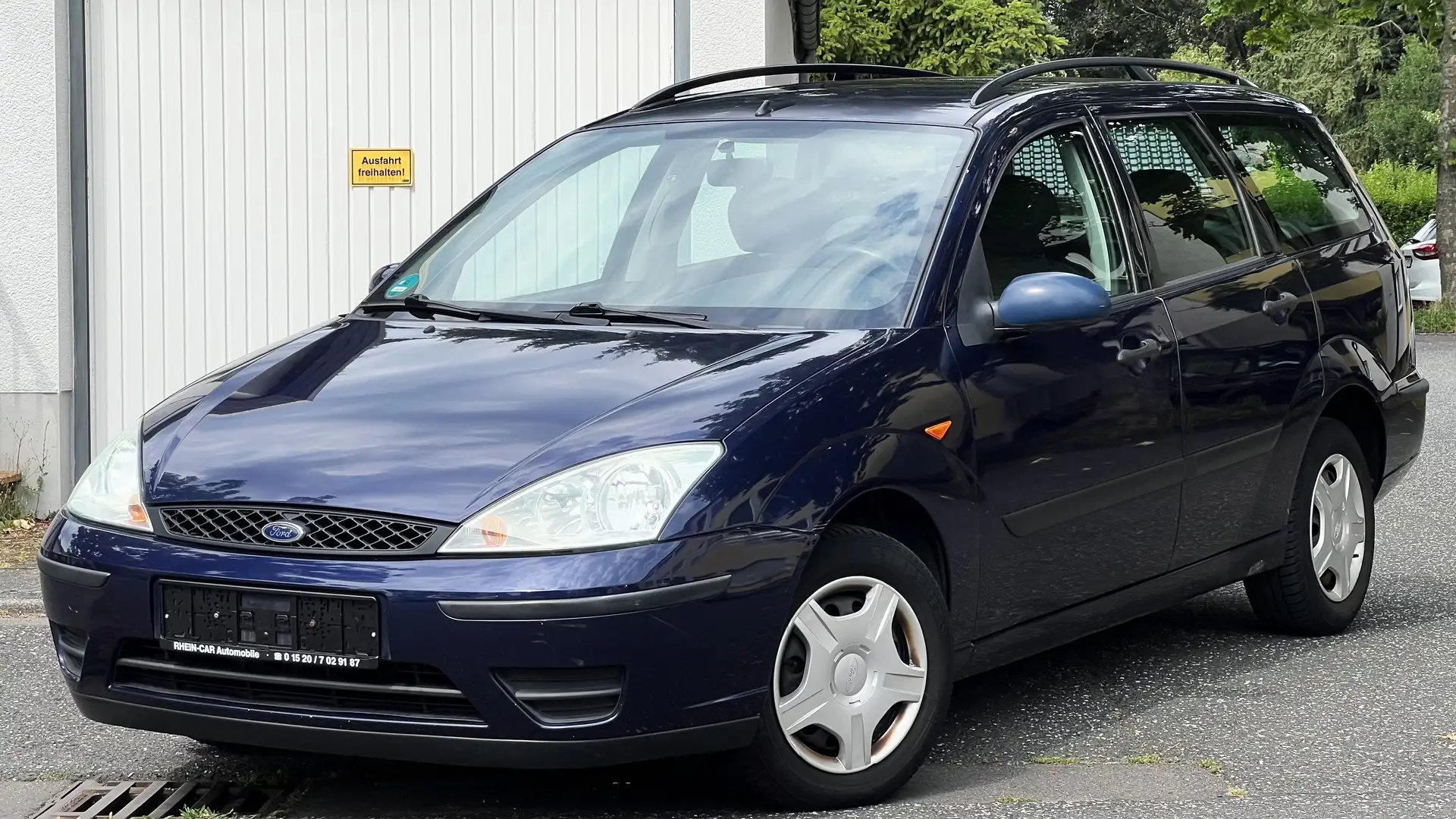 Ford Focus Turnier Bleu - 1