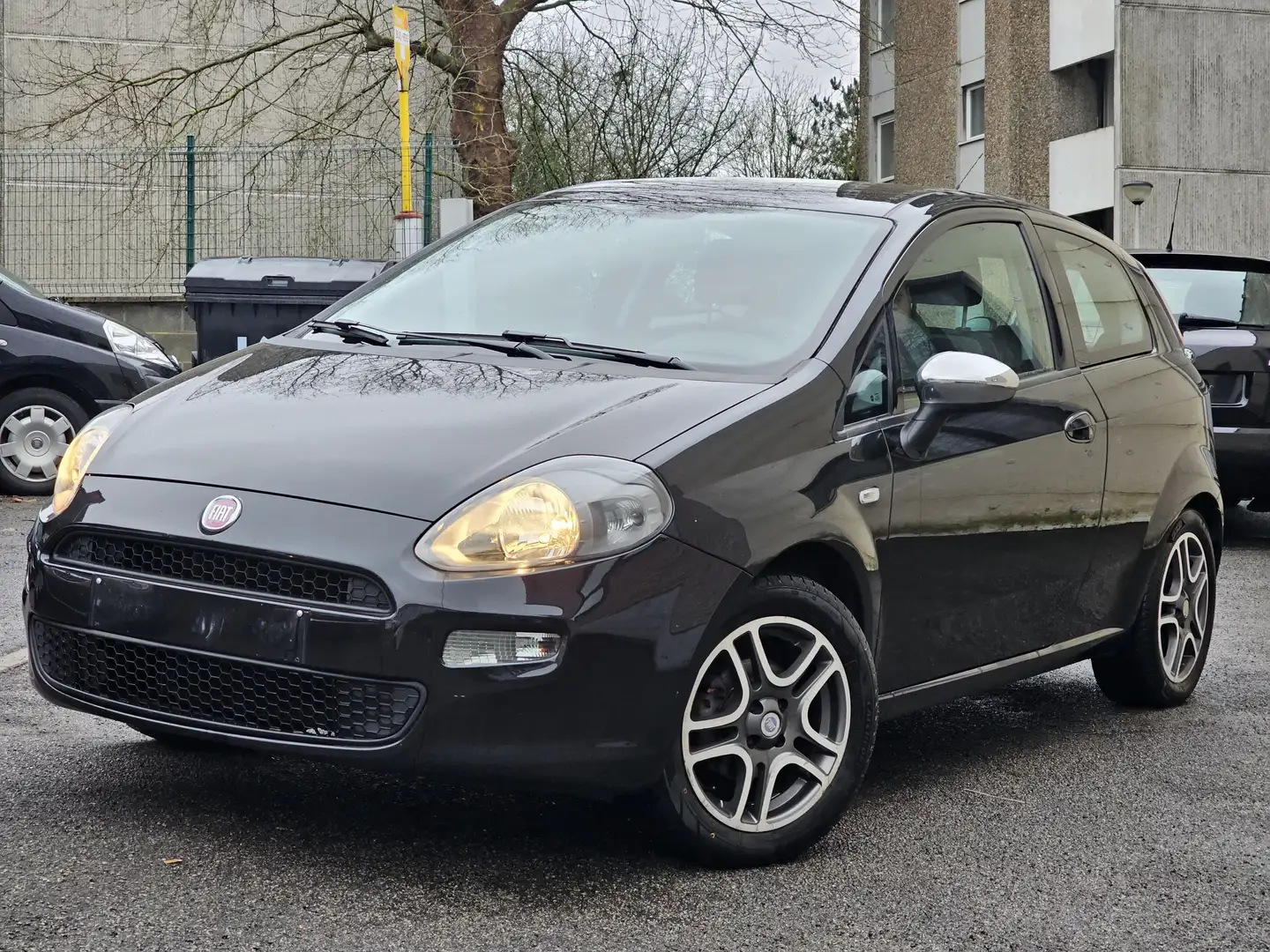 Fiat Punto 1.2i Easy * Airco * Jantes * Noir - 2