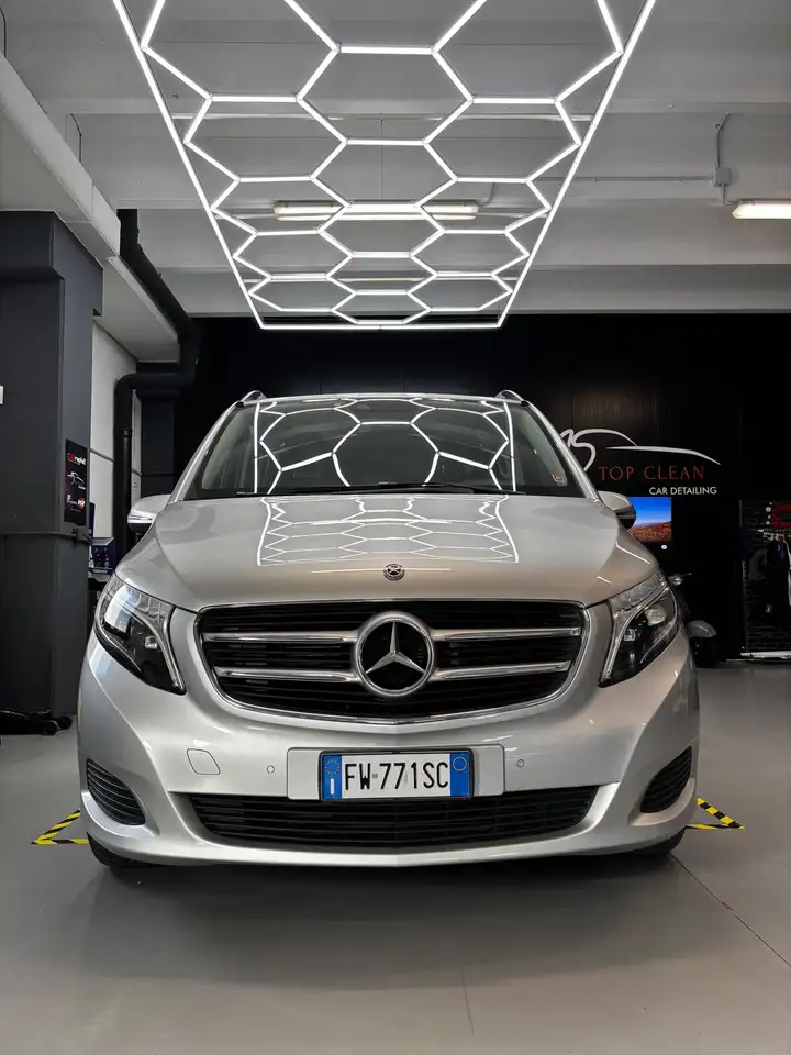 Mercedes-Benz V 250