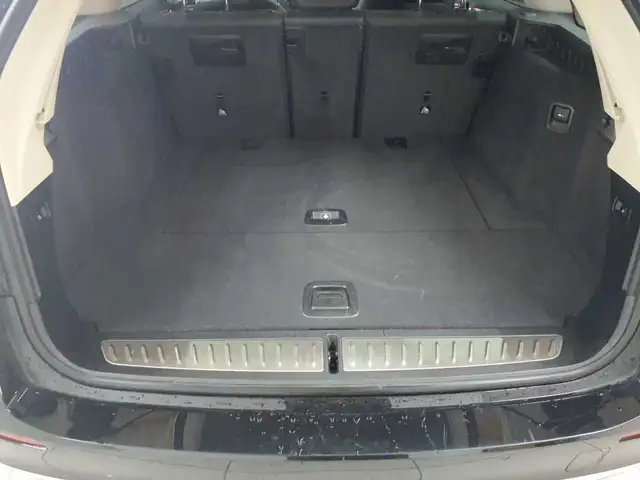 BMW 5 Series view 15