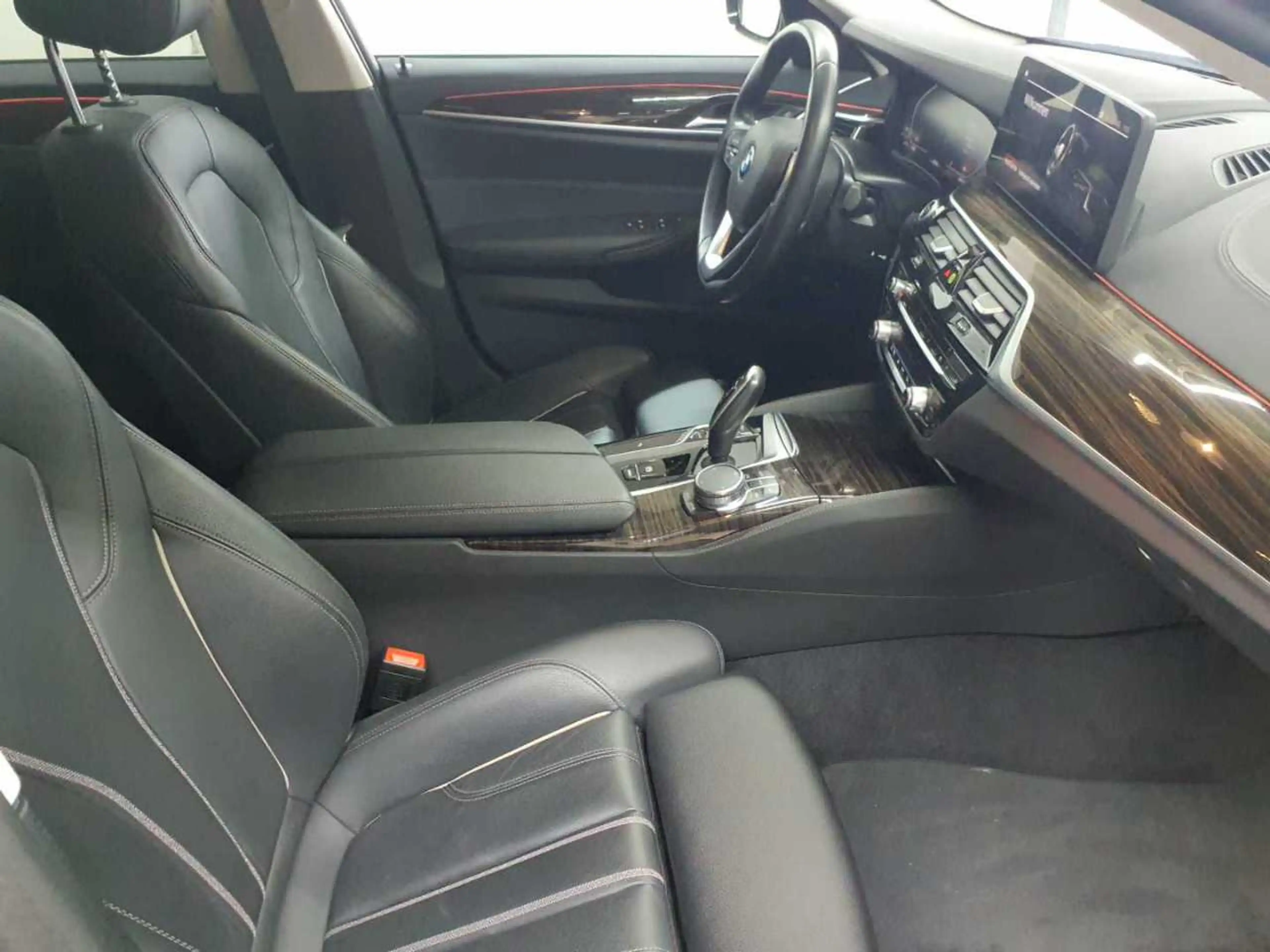 BMW 540 540i xDrive Touring Aut. Luxury Line Navi Leder — photo 8