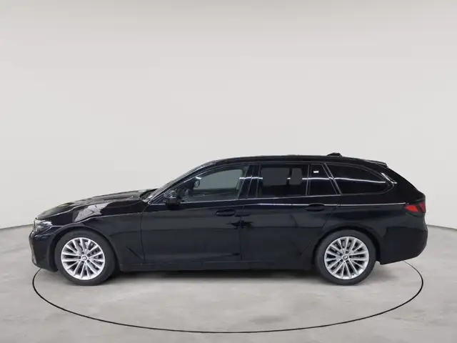 BMW 5 Series view 6