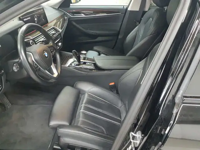 BMW 5 Series view 7