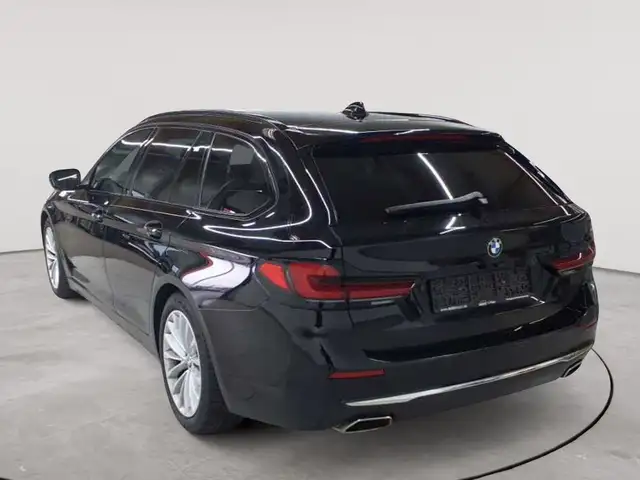 BMW 5 Series view 5