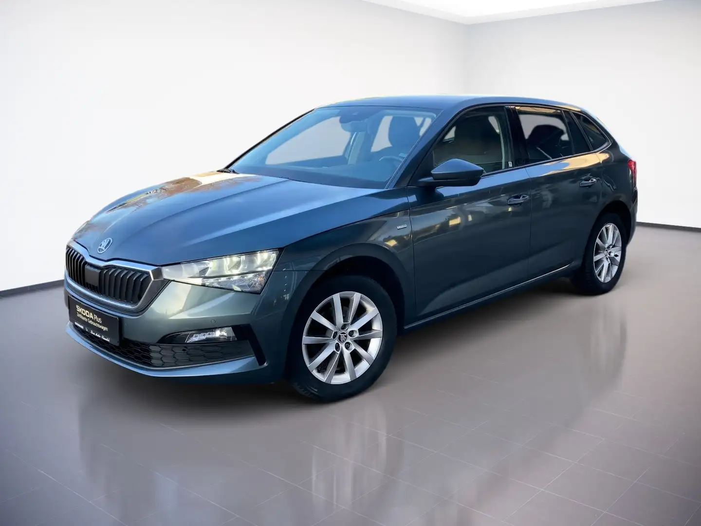 Skoda Scala CLEVER 1.0TSI 110PS NAVI.2xPDC.LED.SHZ.DAB.USB Grau - 2