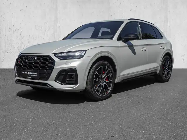 Audi SQ5 view 2