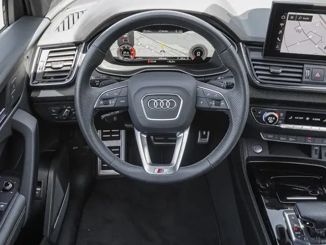 Audi SQ5 view 11