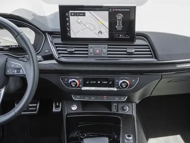 Audi SQ5 view 12