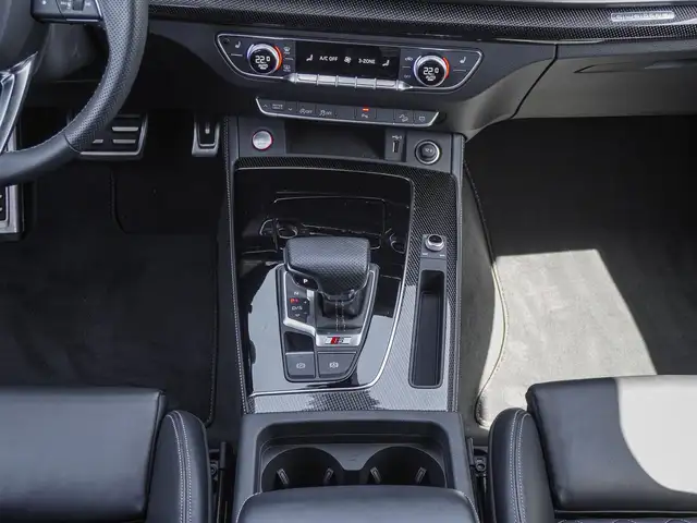 Audi SQ5 view 14