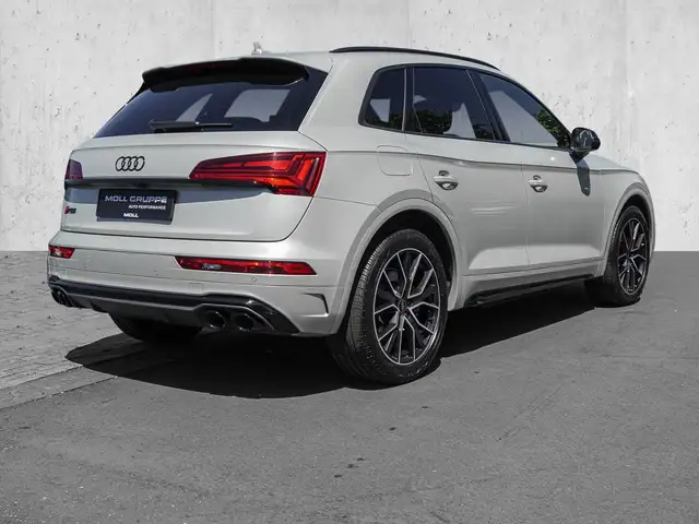 Audi SQ5 view 4