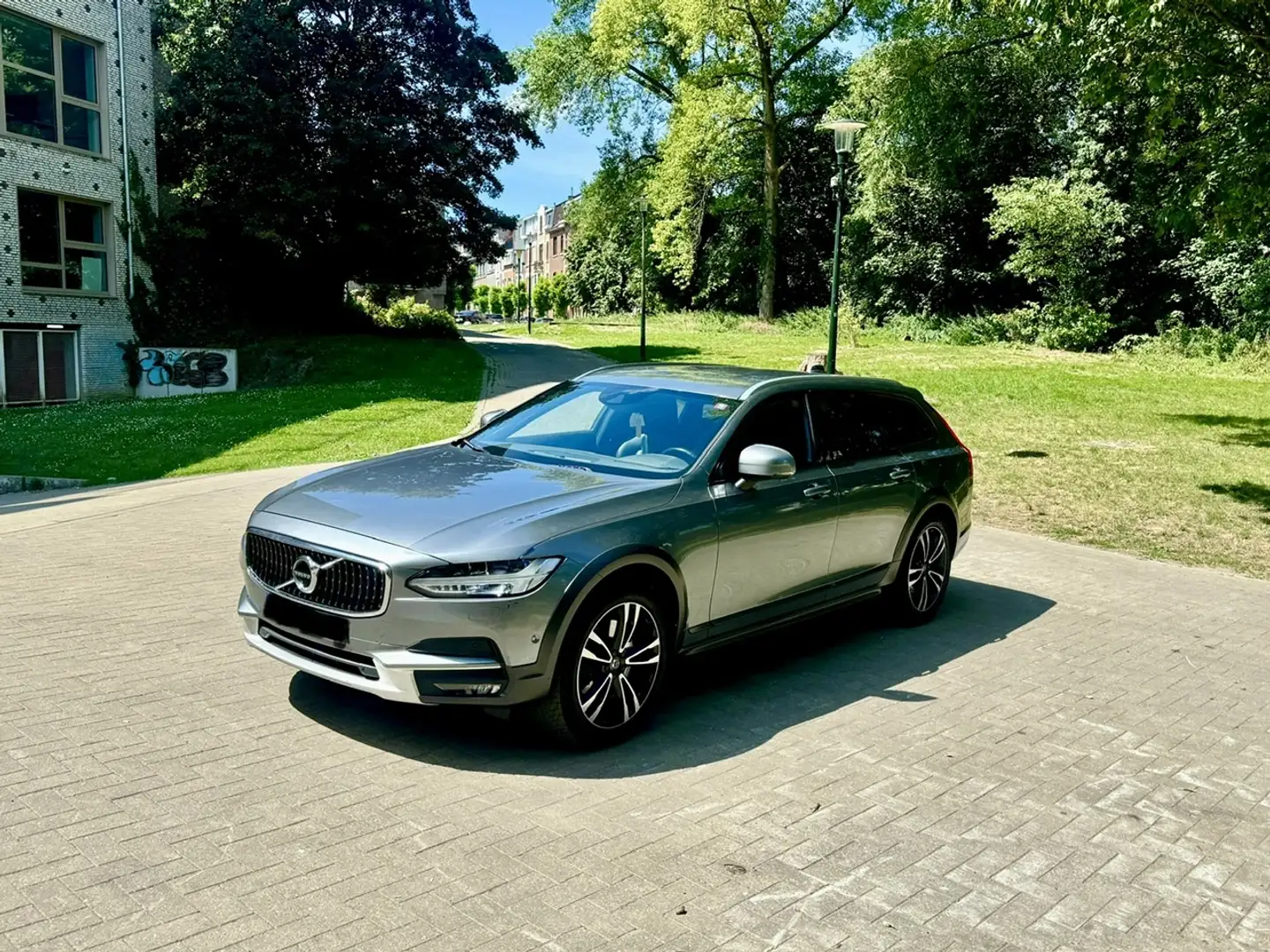 Volvo V90 Cross Country V90 Cross Country 2.0 D4 AWD Geartronic Серый - 1