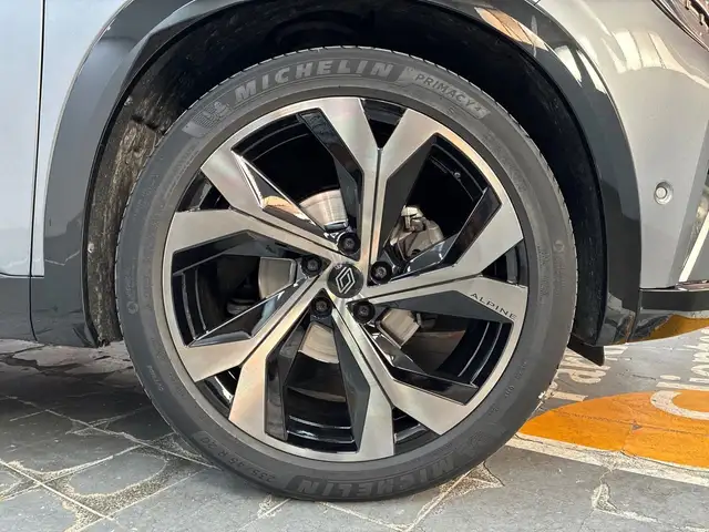 Renault Austral view 7