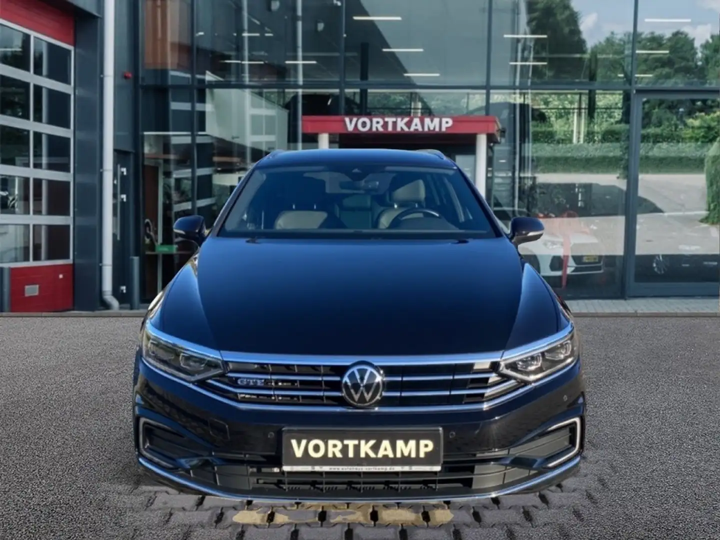 Volkswagen Passat Variant 1.4 TSI DSG GTE TREKHAAK/CAMERA/NAVI/ACC/E-KLEP/ST Zwart - 2