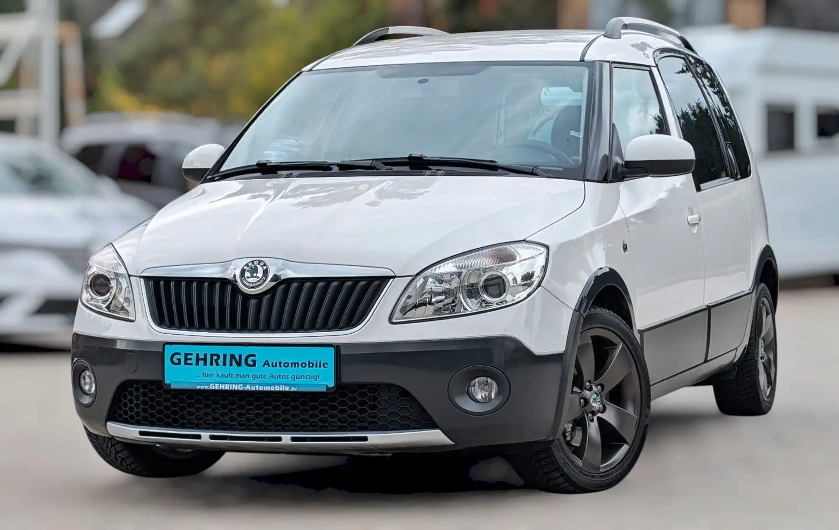 Skoda Roomster Scout 90 TDi 64TKm AHK Klimaautomatik Blanc - 1