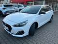 Hyundai i30 YES! Plus, Navi, Kamera, AppleCarPlay, White - thumbnail 1