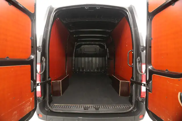 Renault Master view 3