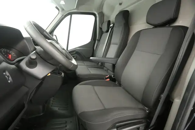 Renault Master view 9