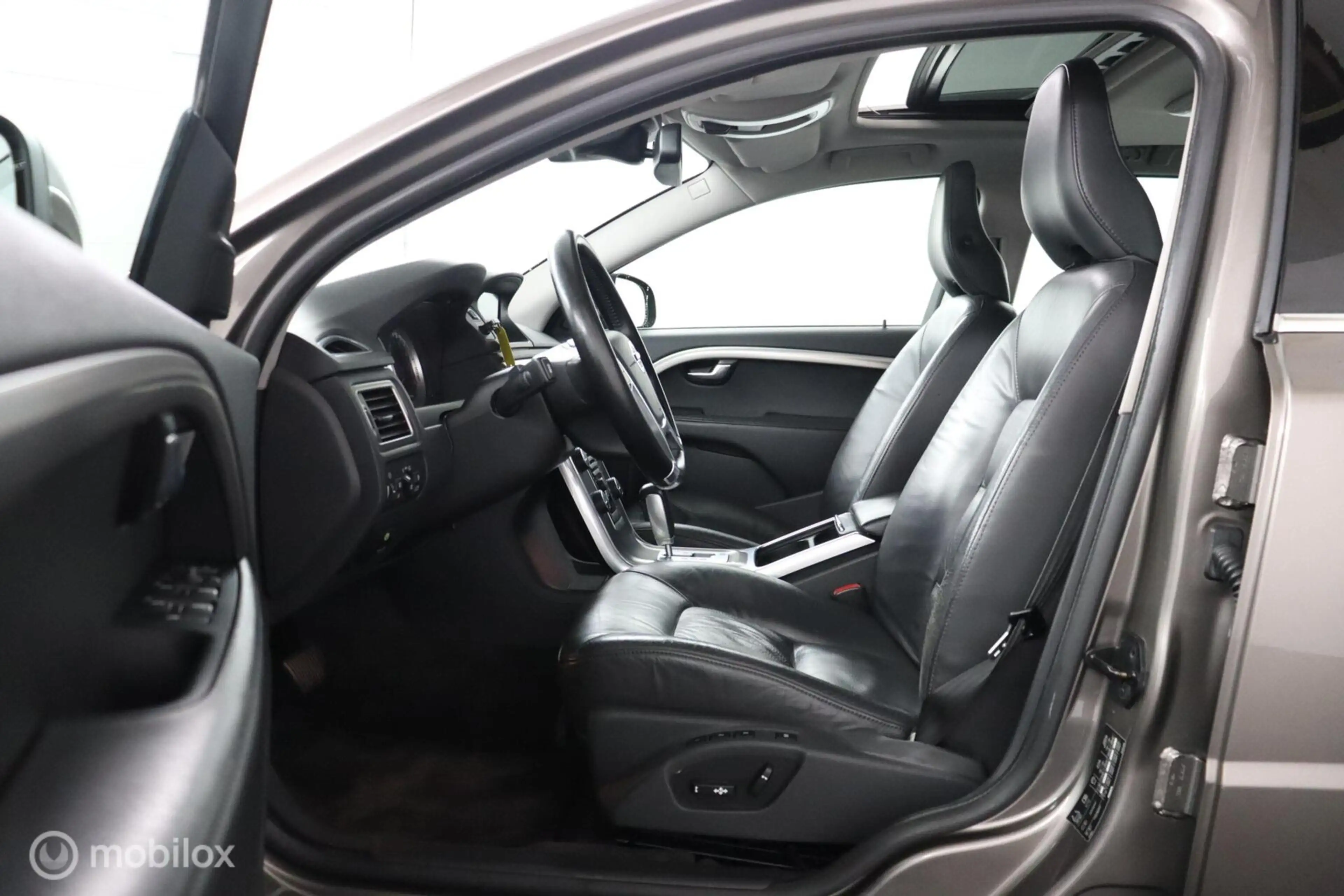 Volvo V70 1.6 T4 Limited Edition LEDER / STOELVERW. / DAKJE — photo 4