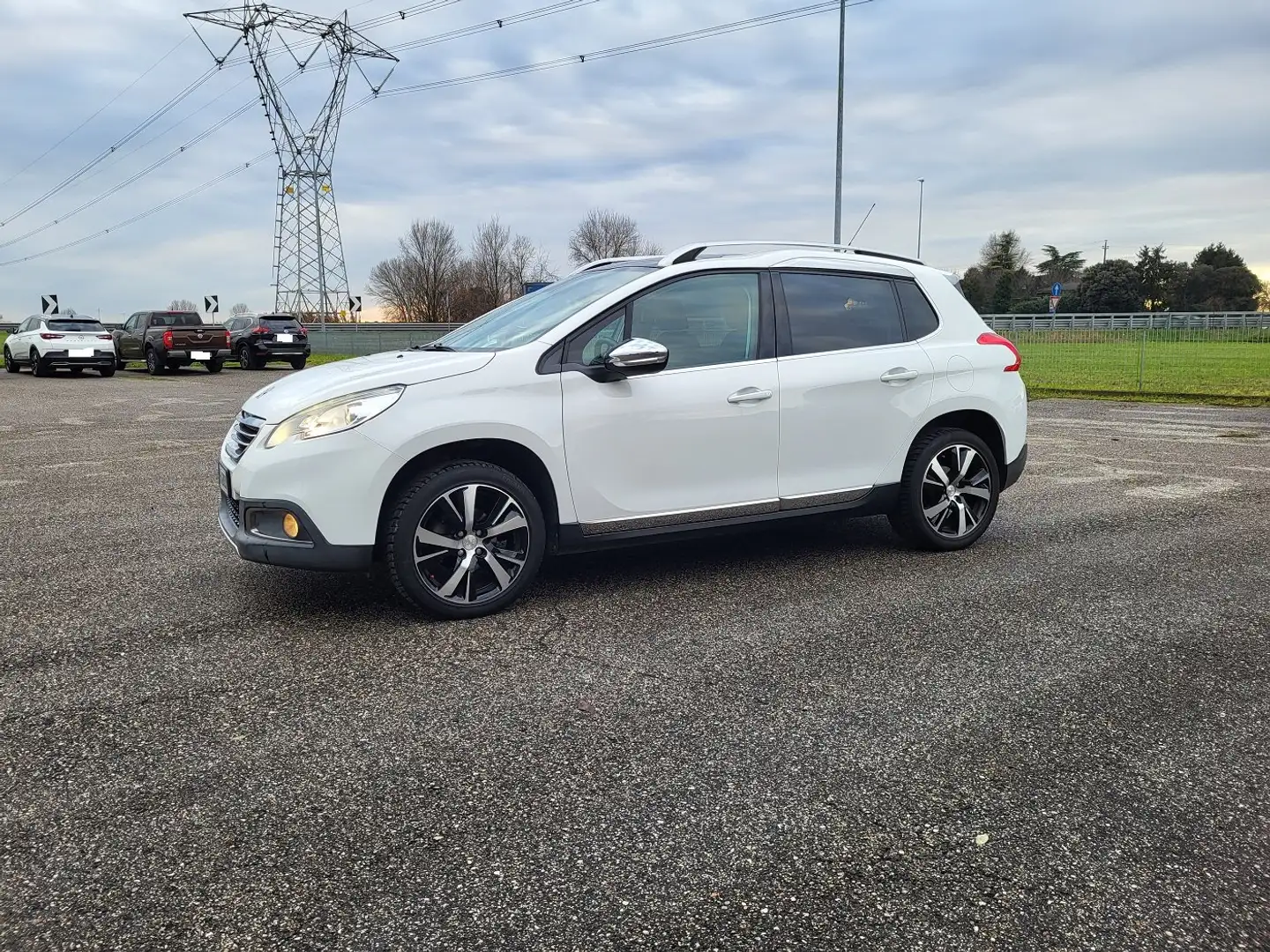 Peugeot 2008 1.6 hdi 100cv Allure Wit - 1