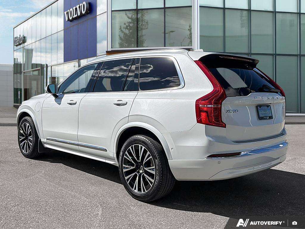 2024 Volvo XC90 T8 Plus Bright Theme alt 4