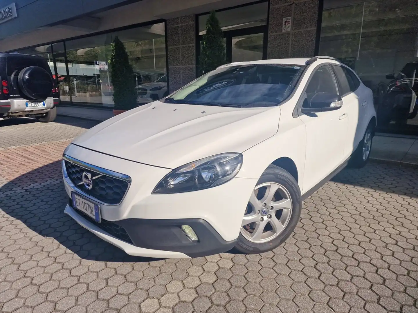 Volvo V40 Cross Country V40 Cross Country D2 1.6 Kinetic Blanc - 1