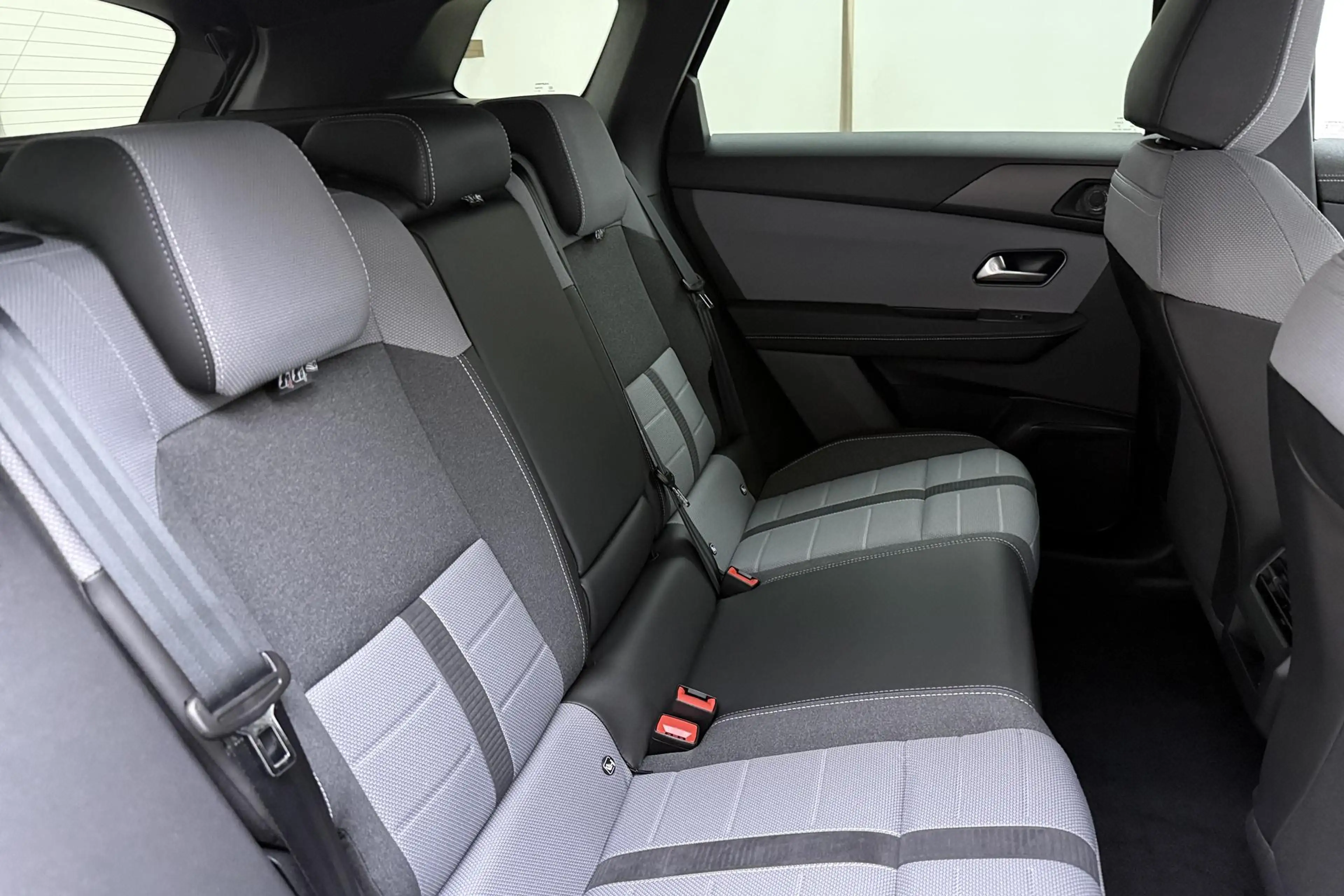 Opel Grandland Electric GS 73 kWh 213pk | Panoramadak | HUD | Ron — photo 14