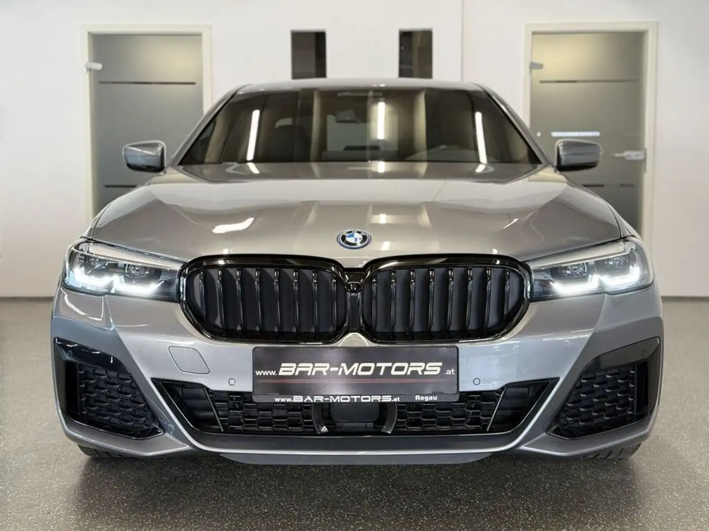 BMW 530 e xDRIVE*M-SPORT*SHADOW*LED*ACC*KAMERA*VIRTUAL* Grau - 2