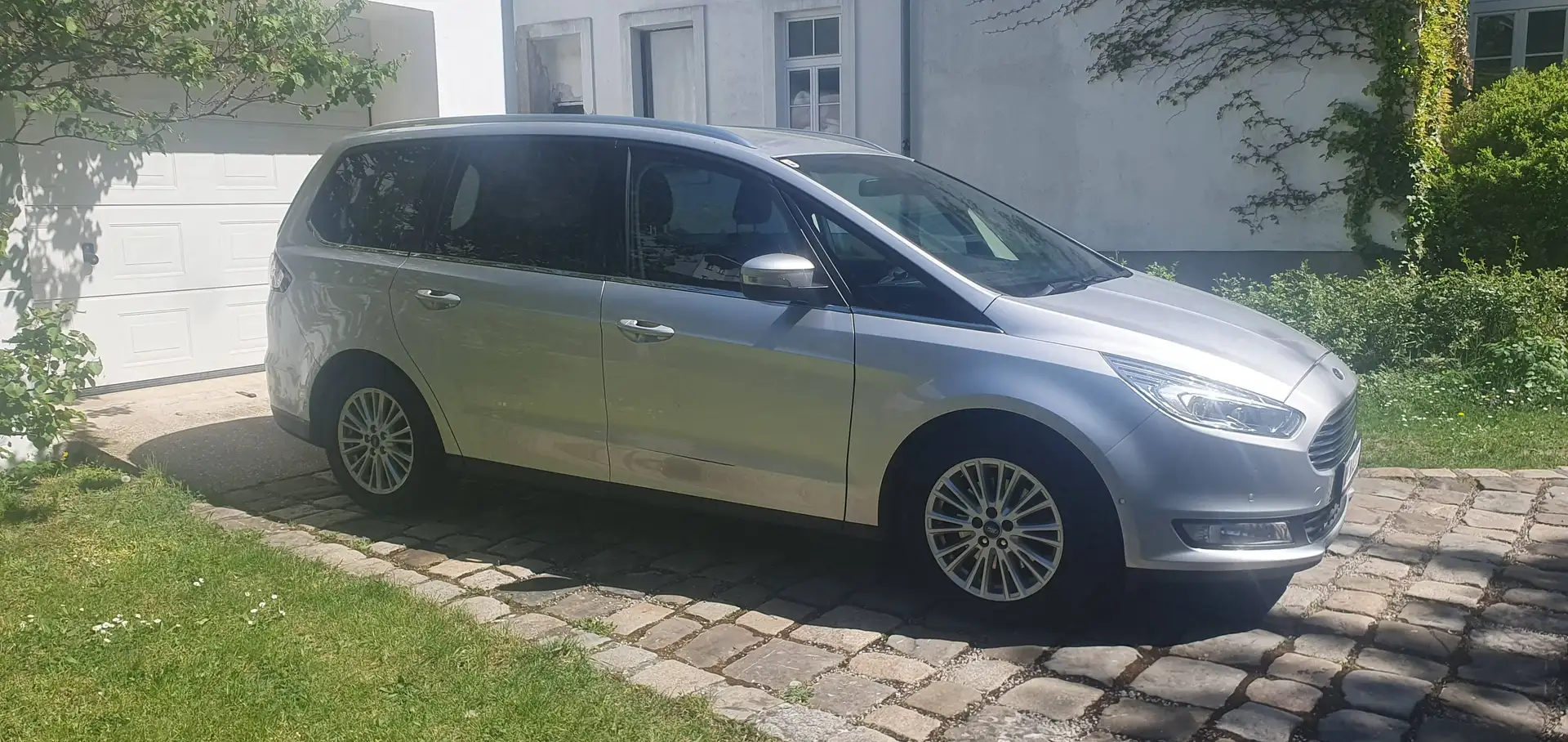 Ford Galaxy Galaxy 2,0 TDCi Titanium Start/Stop Powershift Titanium Grau - 1