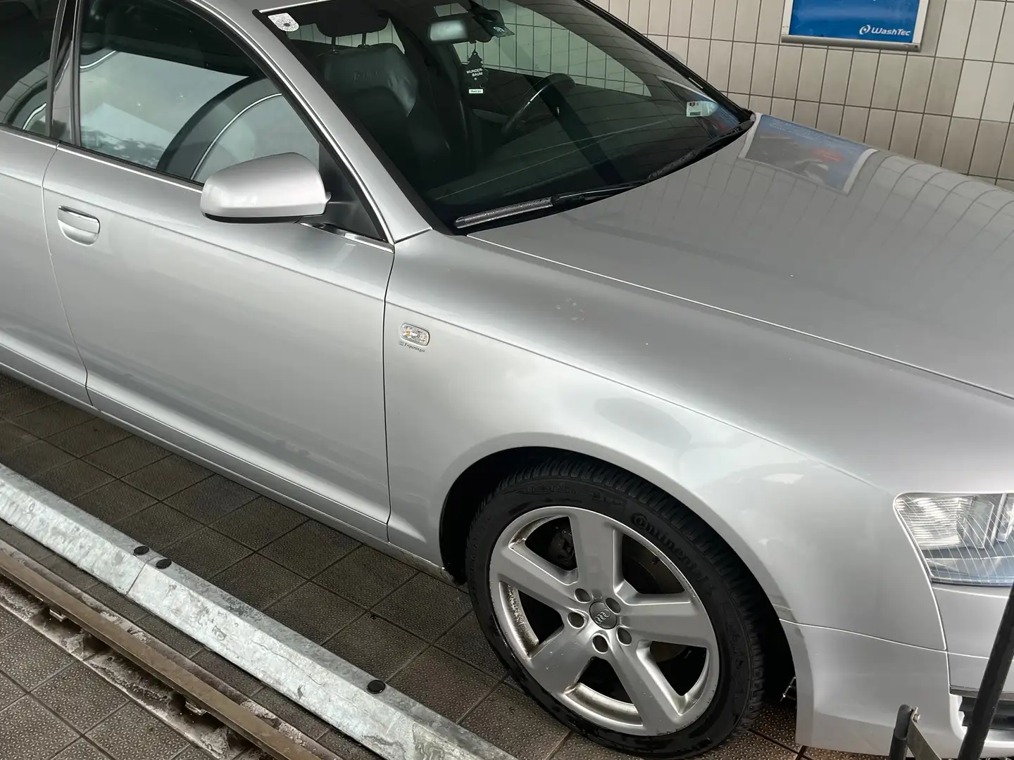 Audi A6 2,4 V6 Silber - 1