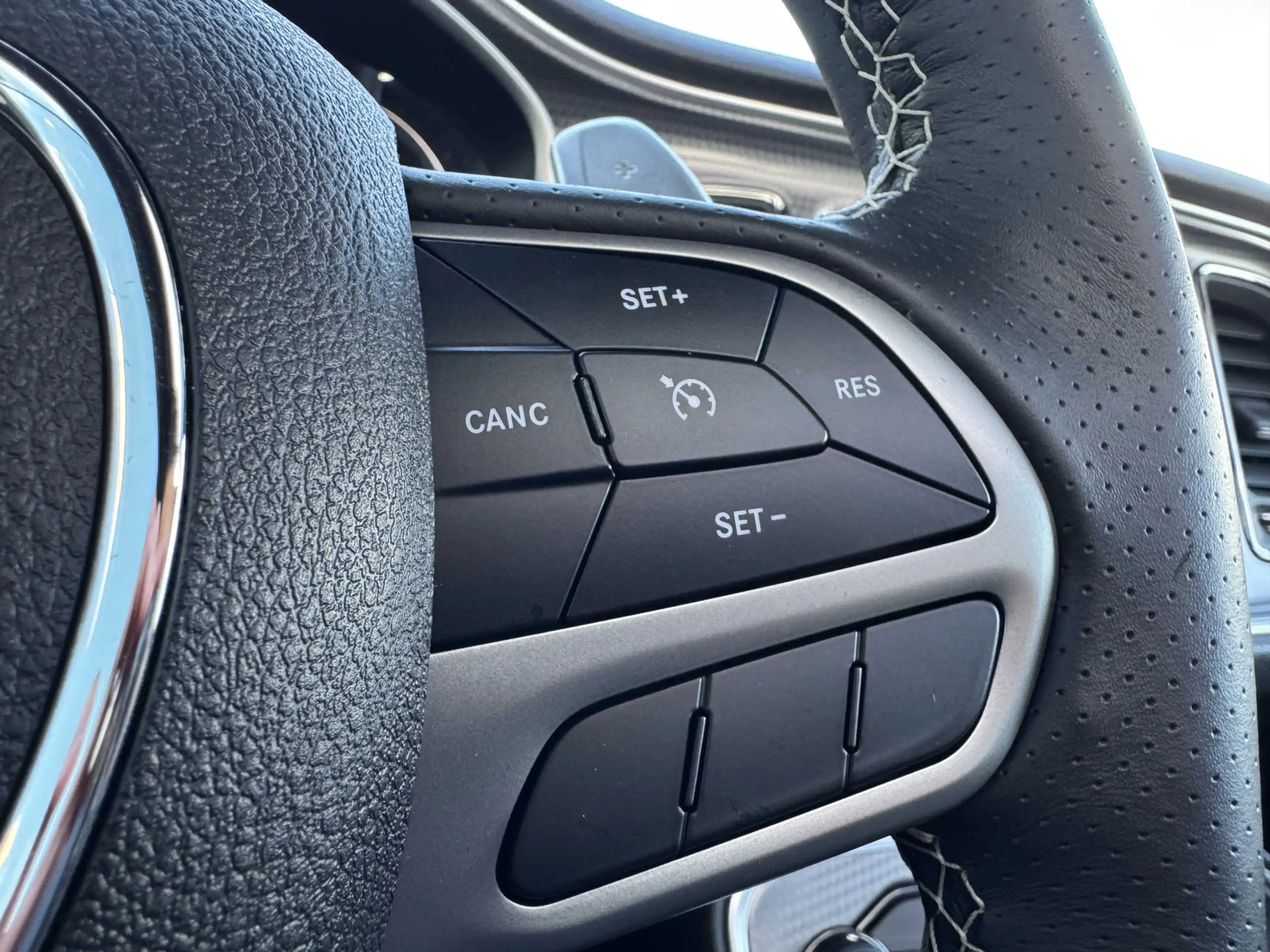 Dodge Challenger 6.2L SRT HELLCAT | Schuifkanteldak | Eerste eigena — photo 15