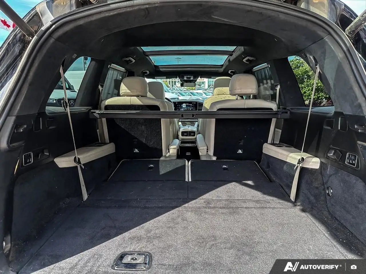 Mercedes-Benz GLS снимка Mercedes-Benz GLS