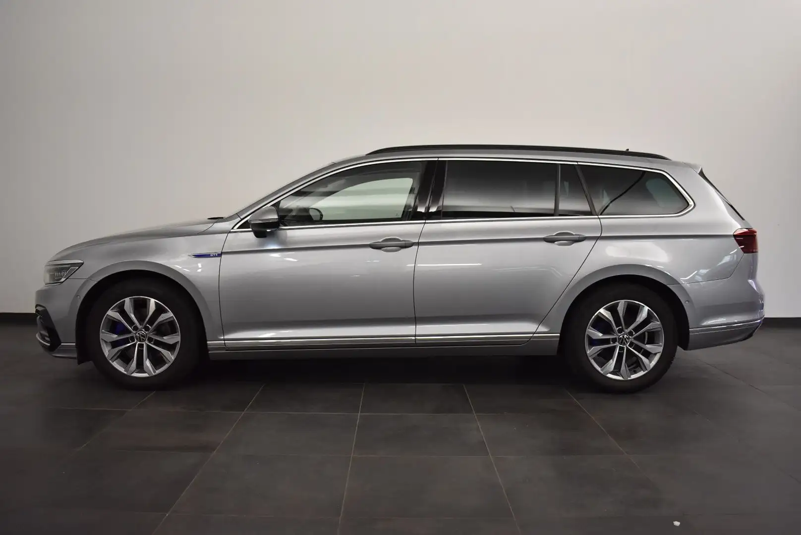 Volkswagen Passat Variant GTE/LED/PANORAMADACH/HUD/DAB/RFK Silber - 1