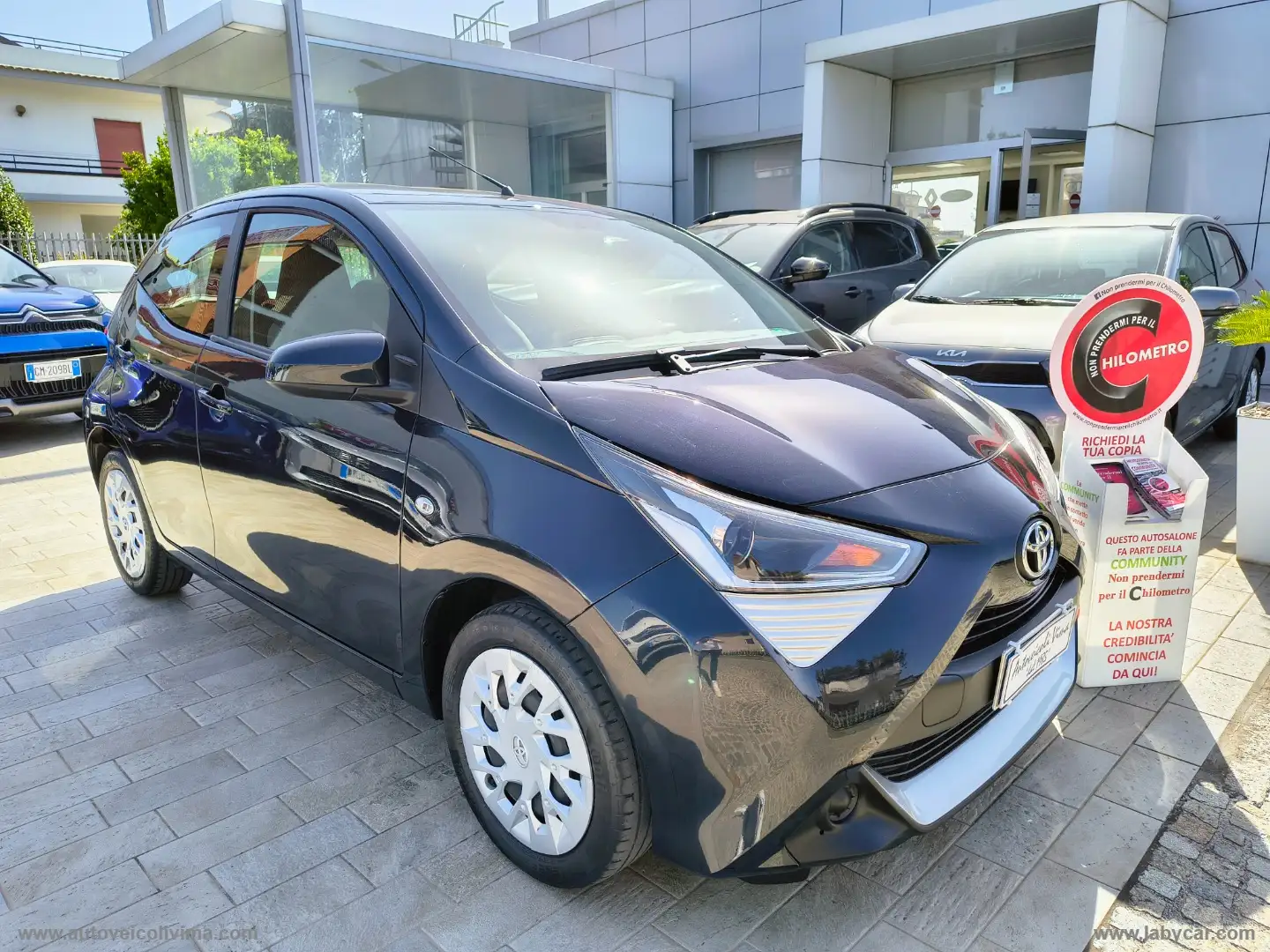 Toyota Aygo Connect 1.0 VVT-i 72CV 5p.x-bus.MMT Zwart - 1