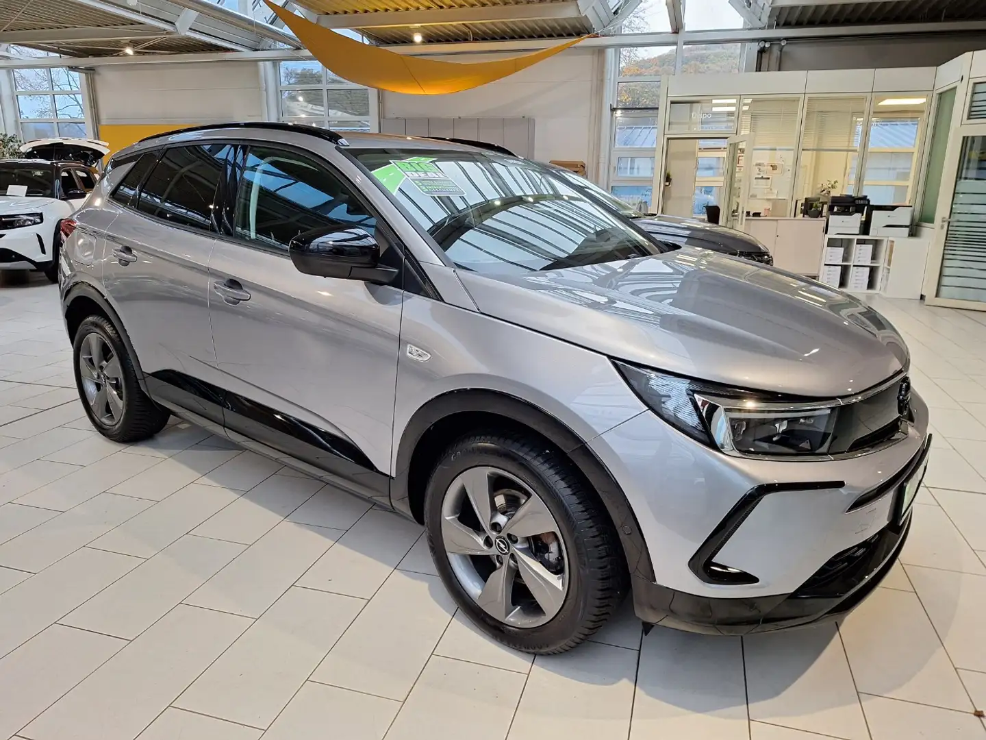 Opel Grandland GS Line 1.5 D inkl. Inspektion BigDeal Grijs - 2