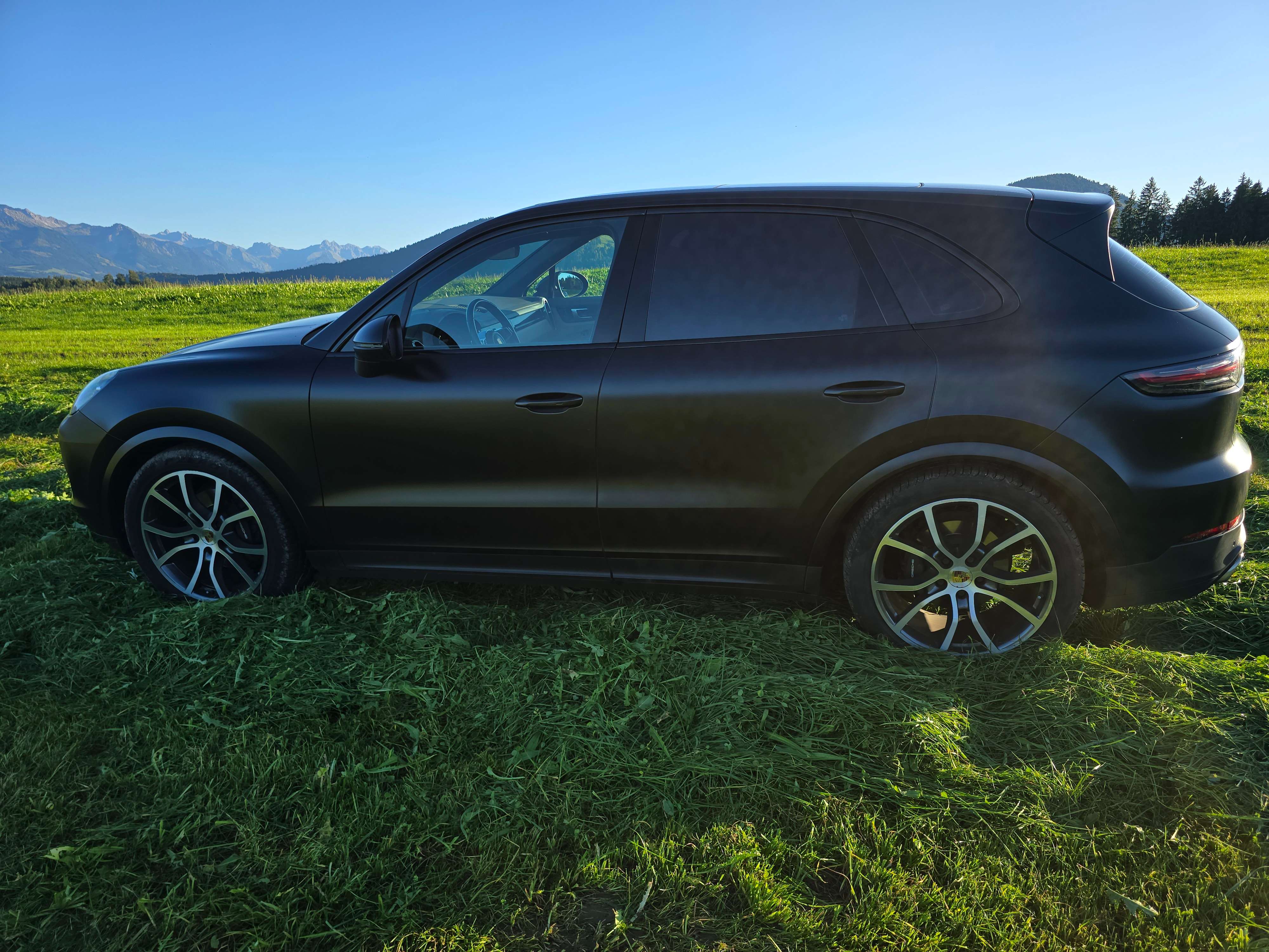Second hand Porsche Cayenne 