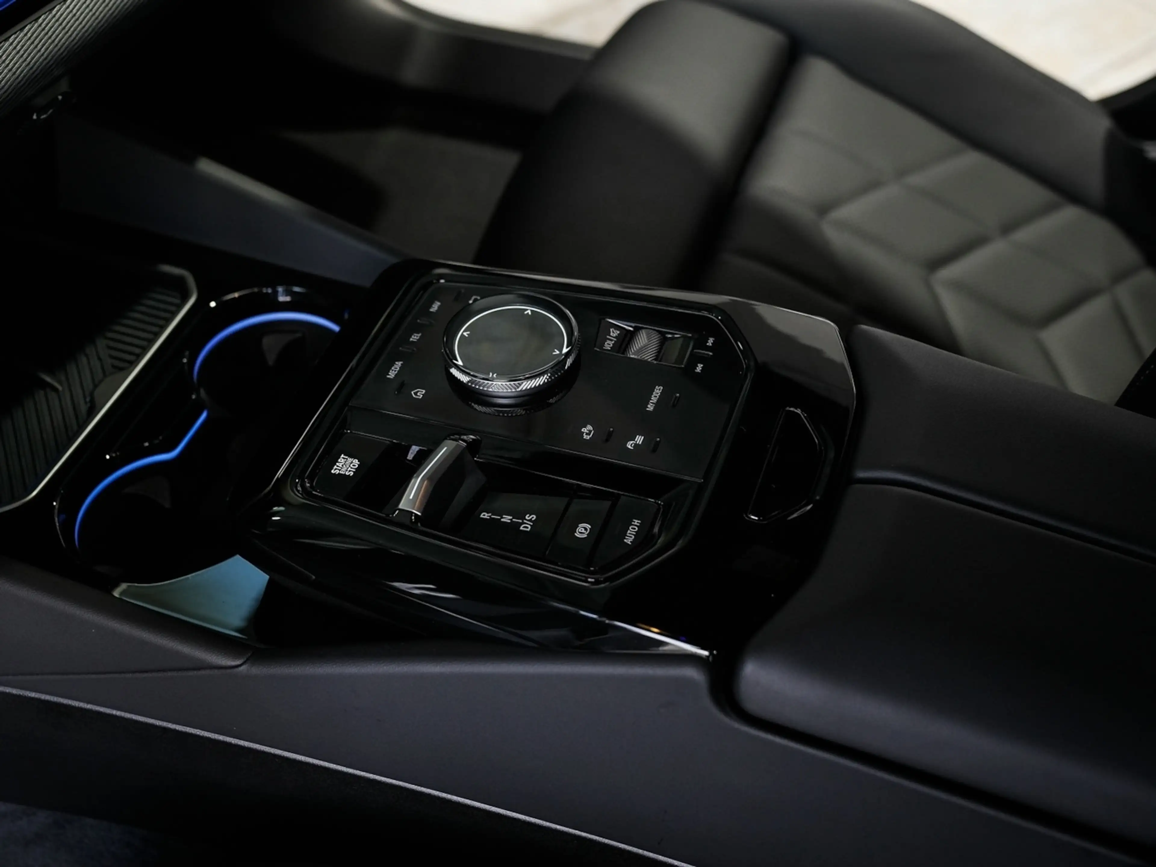 BMW 520 520d xDrive M Sport AHK 20LM Harman Kamera — photo 13